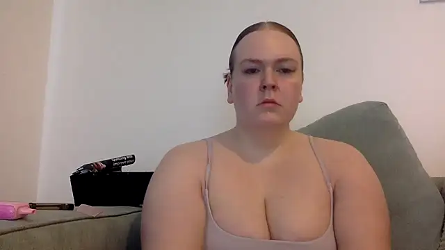Snapshot of gracelovesxx chatting on May 1, 9:03 am gracelovesxx online show from May 1, 9:03 am