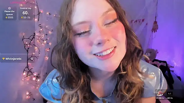 Snapshot of Lil_bela chatting on November 6, 2:18 pm Lil bela online show from November 6, 2:18 pm