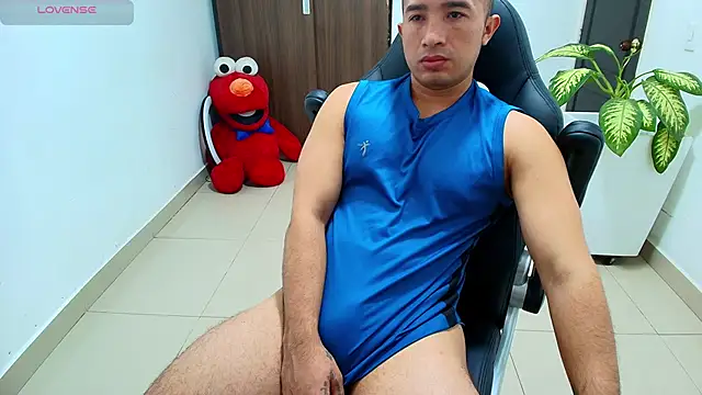 sebastian oconnor77 online show from October 4, 12:47 pm