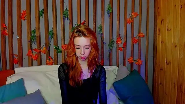 Lori Williams online show from December 4, 1:04 am