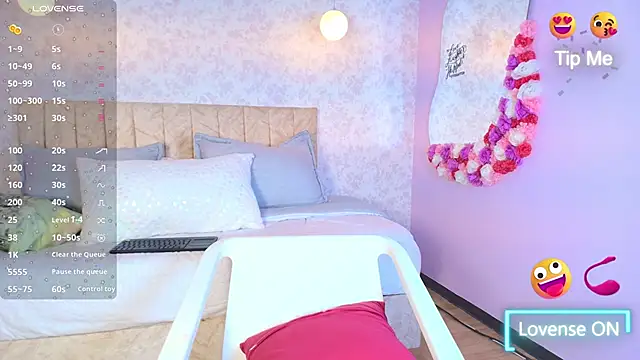 sweet artemiis online show from October 3, 8:50 pm