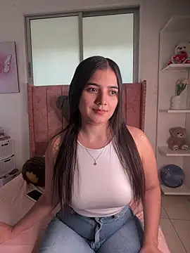 salomecute21 online show from June 22, 11:40 am