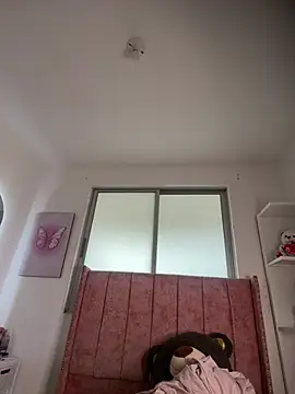 salomecute21 online show from June 26, 11:36 am