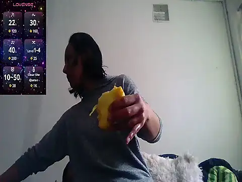 Natzu Choi online show from November 4, 8:08 pm