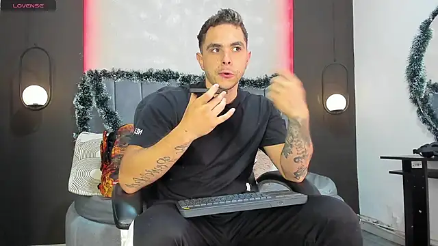 Liam walk  online show from November 27, 10:12 pm