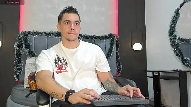 Liam walk  online show from November 28, 10:01 pm