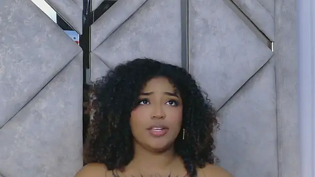 Snapshot of Cristal-Jonnes chatting on April 6, 4:46 am Cristal-Jonnes online show from April 6, 4:46 am