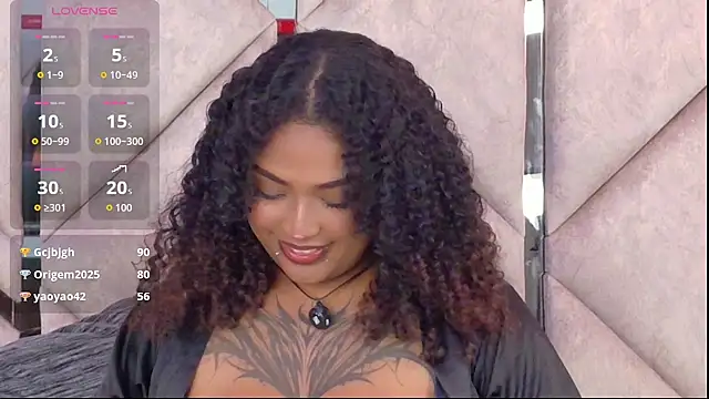 Snapshot of Cristal-Jonnes chatting on April 17, 4:04 am Cristal-Jonnes online show from April 17, 4:04 am