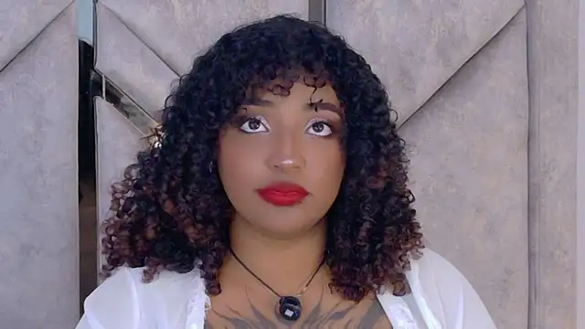Snapshot of Cristal-Jonnes chatting on May 2, 10:48 pm Cristal-Jonnes online show from May 2, 10:48 pm