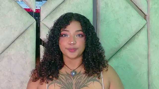 Snapshot of Cristal-Jonnes chatting on July 18, 4:49 am Cristal-Jonnes online show from July 18, 4:49 am