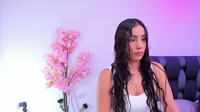 Snapshot of maily_zanss chatting on April 4, 7:55 pm maily zanss online show from April 4, 7:55 pm