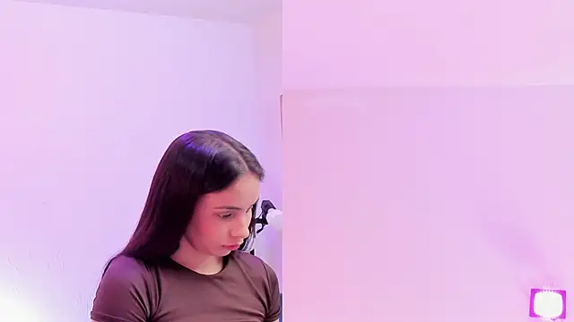 Snapshot of maily_zanss chatting on June 11, 7:56 pm maily zanss online show from June 11, 7:56 pm
