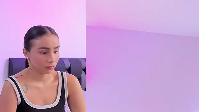 Snapshot of maily_zanss chatting on June 14, 7:49 pm maily zanss online show from June 14, 7:49 pm