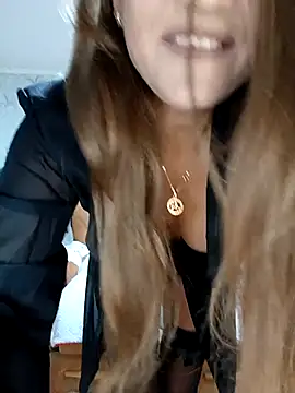 Snapshot of Viola3102 chatting on September 20, 5:03 pm Viola3102 online show from September 20, 5:03 pm