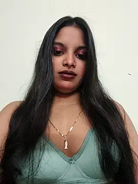 Snapshot of Maahhii_2 chatting on September 19, 5:24 pm Maahhii 2 online show from September 19, 5:24 pm