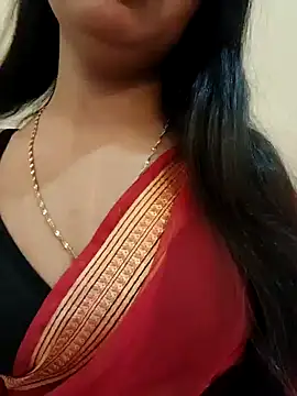 Snapshot of Maahhii_2 chatting on October 16, 6:42 pm Maahhii 2 online show from October 16, 6:42 pm