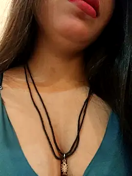 Snapshot of Maahhii_2 chatting on October 21, 6:30 pm Maahhii 2 online show from October 21, 6:30 pm