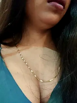 Snapshot of Maahhii_2 chatting on November 1, 6:43 pm Maahhii 2 online show from November 1, 6:43 pm