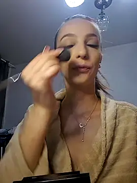 Snapshot of MoonedByEva chatting on October 22, 4:40 pm MoonedByEva online show from October 22, 4:40 pm