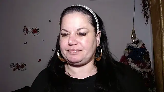 Snapshot of andreea2011 chatting on October 13, 6:35 am andreea2011 online show from October 13, 6:35 am