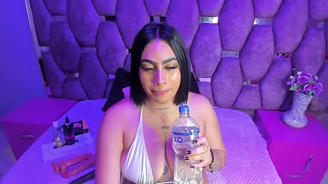 Snapshot of nikky_latin chatting on September 25, 3:21 am nikky latin online show from September 25, 3:21 am