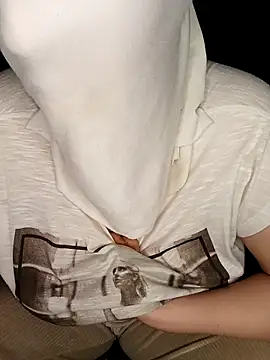 Lamia Queen  online show from October 2, 3:30 pm