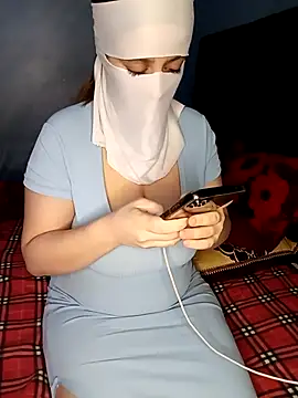 Lamia Queen  online show from November 26, 5:25 pm