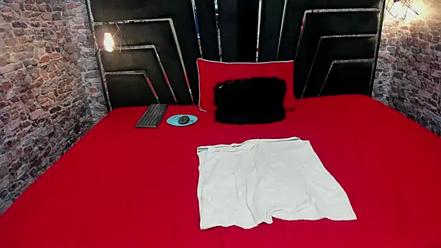 Snapshot of ALYANNA_HOT_ chatting on September 26, 11:47 am ALYANNA HOT  online show from September 26, 11:47 am