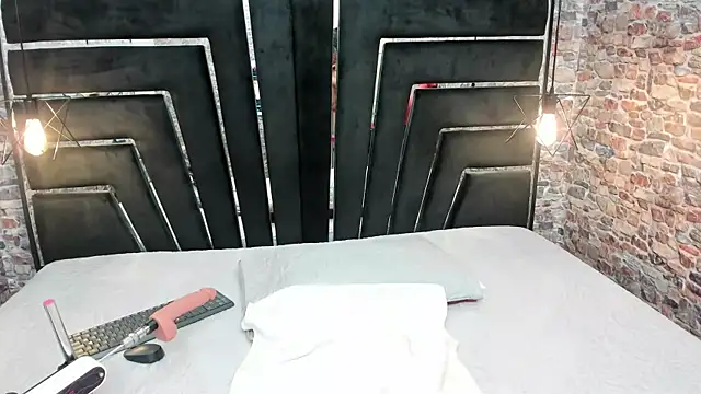 Snapshot of ALYANNA_HOT_ chatting on September 30, 12:10 pm ALYANNA HOT  online show from September 30, 12:10 pm