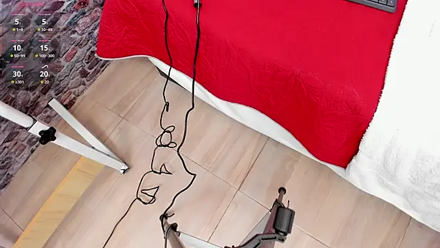 Snapshot of ALYANNA_HOT_ chatting on October 13, 1:11 pm ALYANNA HOT  online show from October 13, 1:11 pm