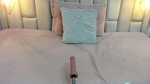 Snapshot of ALYANNA_HOT_ chatting on October 30, 12:28 pm ALYANNA HOT  online show from October 30, 12:28 pm