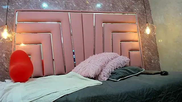 Snapshot of ALYANNA_HOT_ chatting on February 15, 11:41 am ALYANNA HOT online show from February 15, 11:41 am