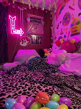 Snapshot of TranSexualJade95 chatting on April 3, 6:00 am TranSexualJade95 online show from April 3, 6:00 am