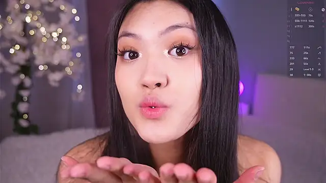 Snapshot of FancyEsten chatting on March 19, 9:13 am FancyEsten online show from March 19, 9:13 am