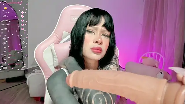 Snapshot of AlinaLukyanova chatting on November 2, 4:15 am AlinaLukyanova online show from November 2, 4:15 am