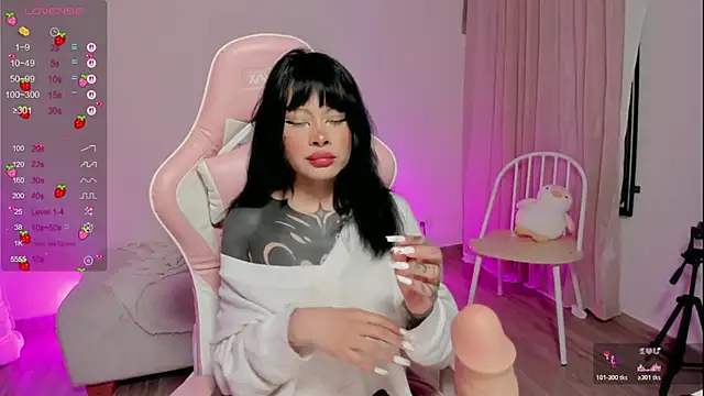 Snapshot of AlinaLukyanova chatting on November 8, 4:45 am AlinaLukyanova online show from November 8, 4:45 am