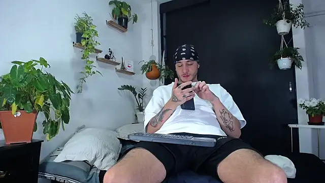 Borsalino Adam online show from December 22, 7:55 pm