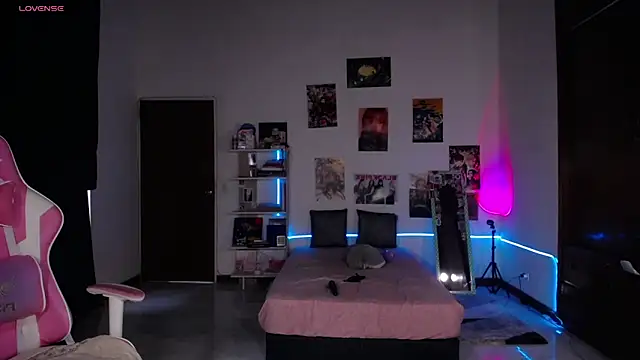 hazyjane  online show from September 18, 3:36 pm