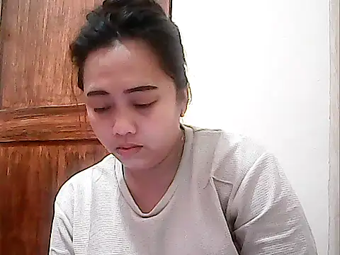 Snapshot of Pinay_Chubby20 chatting on February 15, 8:27 pm Pinay Chubby20 online show from February 15, 8:27 pm