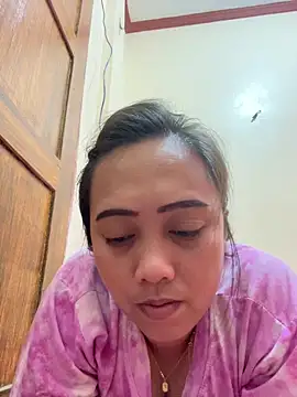 Snapshot of Pinay_Chubby20 chatting on February 17, 10:01 am Pinay Chubby20 online show from February 17, 10:01 am