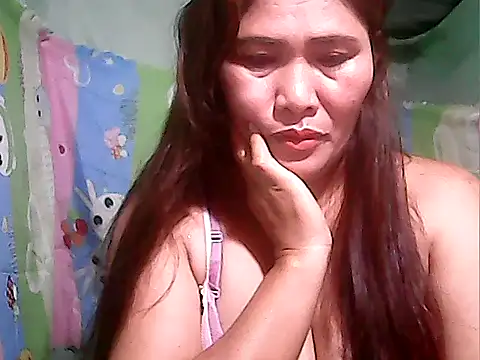 Snapshot of Juicy_69xx chatting on October 26, 6:47 pm Juicy 69xx online show from October 26, 6:47 pm