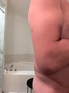 Snapshot of cloudymatt chatting on October 11, 8:57 am cloudymatt online show from October 11, 8:57 am