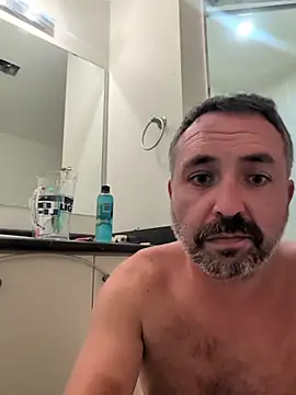 Snapshot of cloudymatt chatting on November 4, 3:16 am cloudymatt online show from November 4, 3:16 am