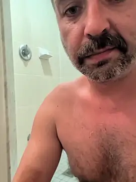 Snapshot of cloudymatt chatting on November 16, 2:11 pm cloudymatt online show from November 16, 2:11 pm