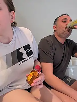 Snapshot of cloudymatt chatting on March 25, 1:22 am cloudymatt online show from March 25, 1:22 am