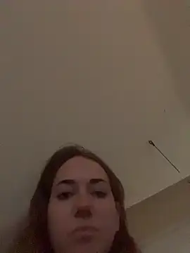 Snapshot of cloudymatt chatting on March 28, 11:26 pm cloudymatt online show from March 28, 11:26 pm