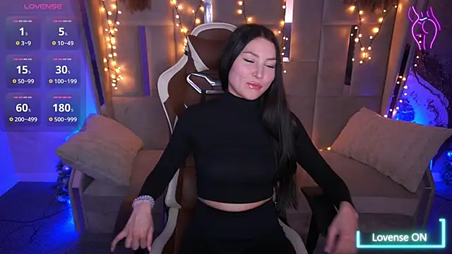 EliseVelour online show from February 14, 2:14 pm