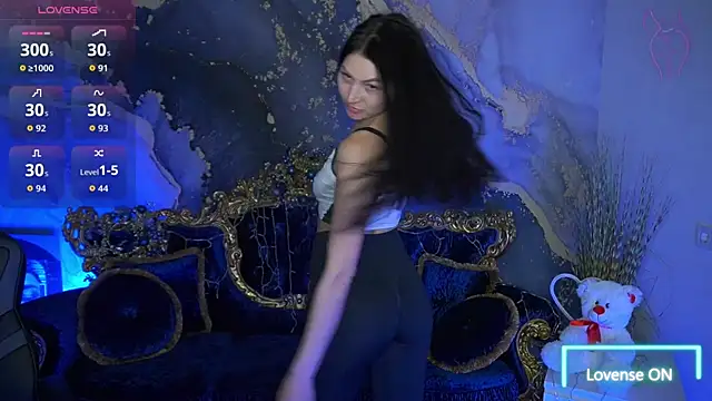 EliseVelour online show from March 4, 1:39 pm