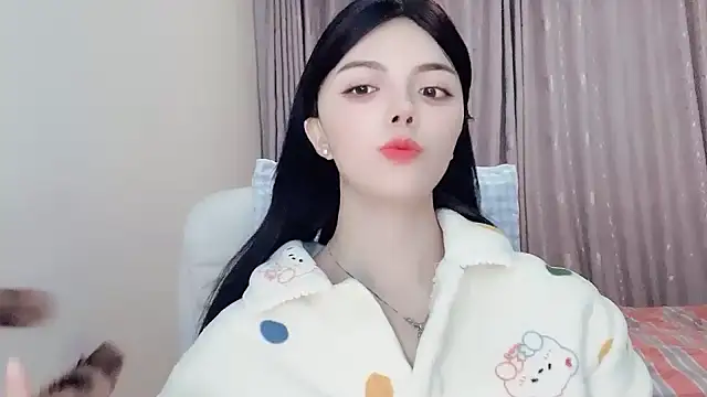 Snapshot of Eloise131499 chatting on November 4, 1:10 pm Eloise131499 online show from November 4, 1:10 pm