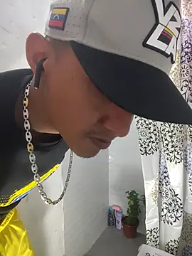 skinny23cm online show from March 18, 7:28 pm